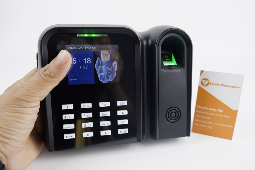 Vinh Nguyễn chuyên bán máy chấm công